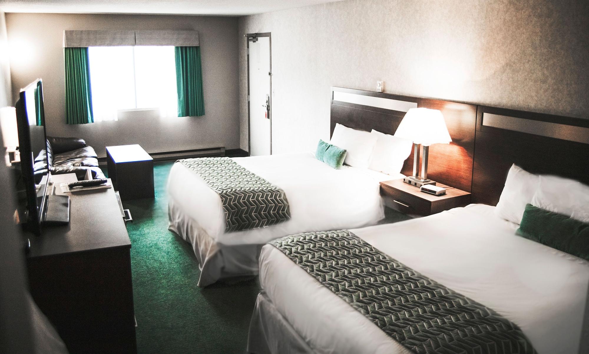 Hotel Ramada By Wyndham à Quesnel Extérieur photo