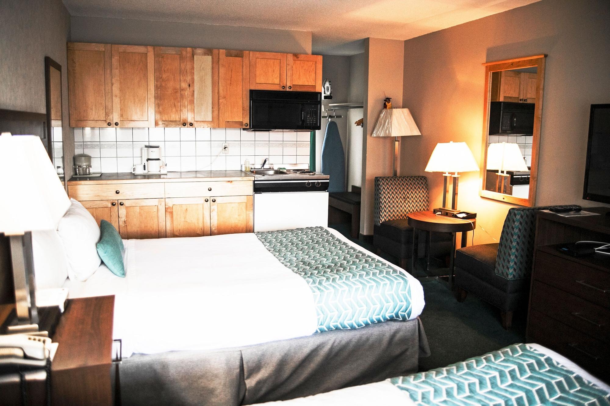 Hotel Ramada By Wyndham à Quesnel Extérieur photo