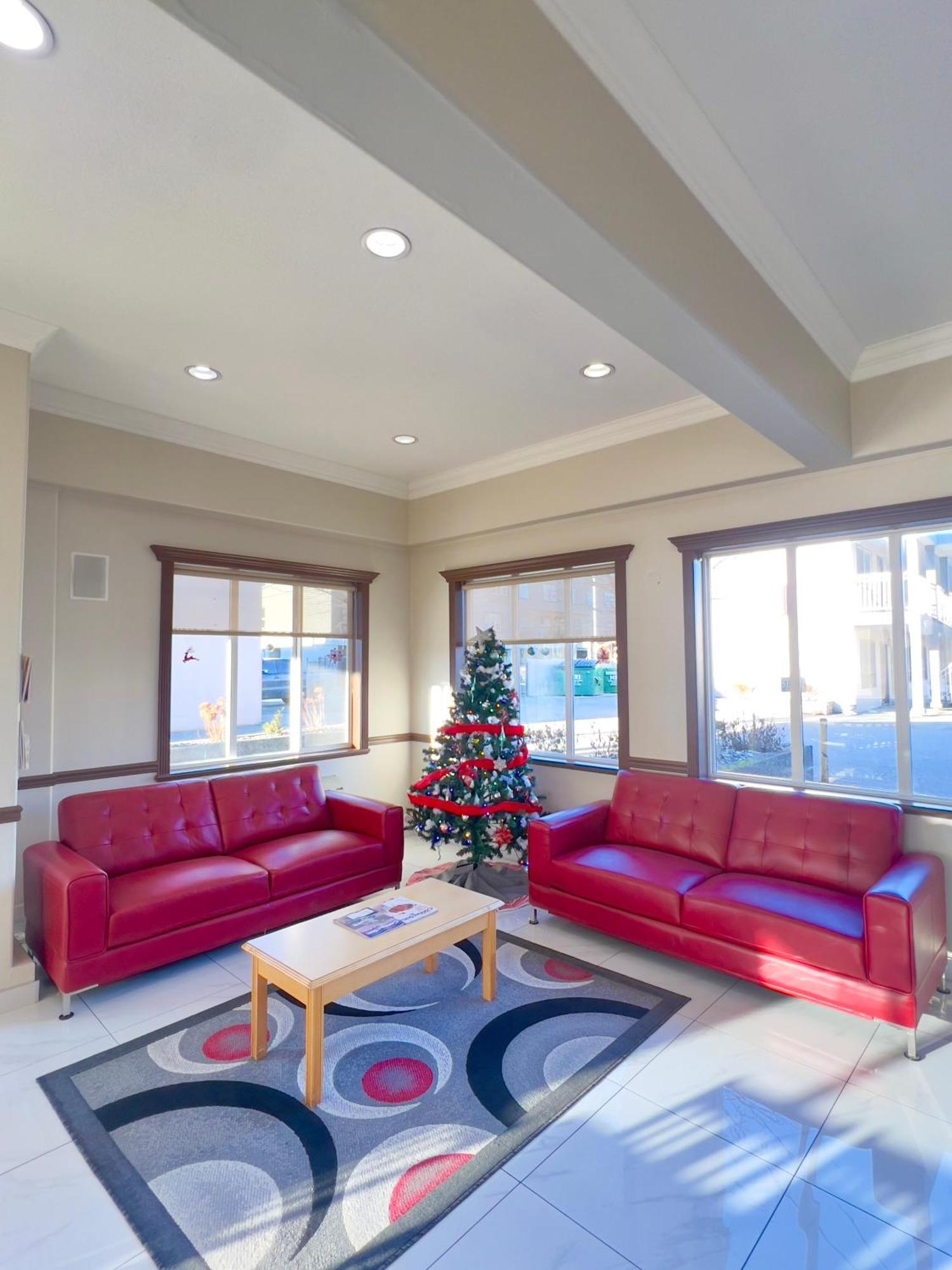 Hotel Ramada By Wyndham à Quesnel Extérieur photo